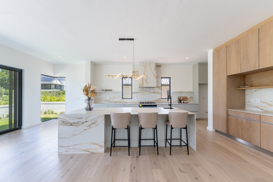 To Let 4 Bedroom Property for Rent in Val De Vie Estate Western Cape